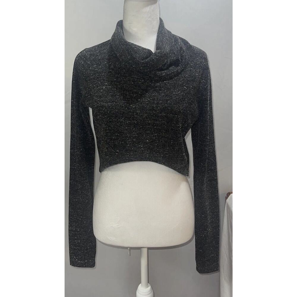 Cabi Women's Gray Cropped Turtleneck Top Long Sleeve Size Small